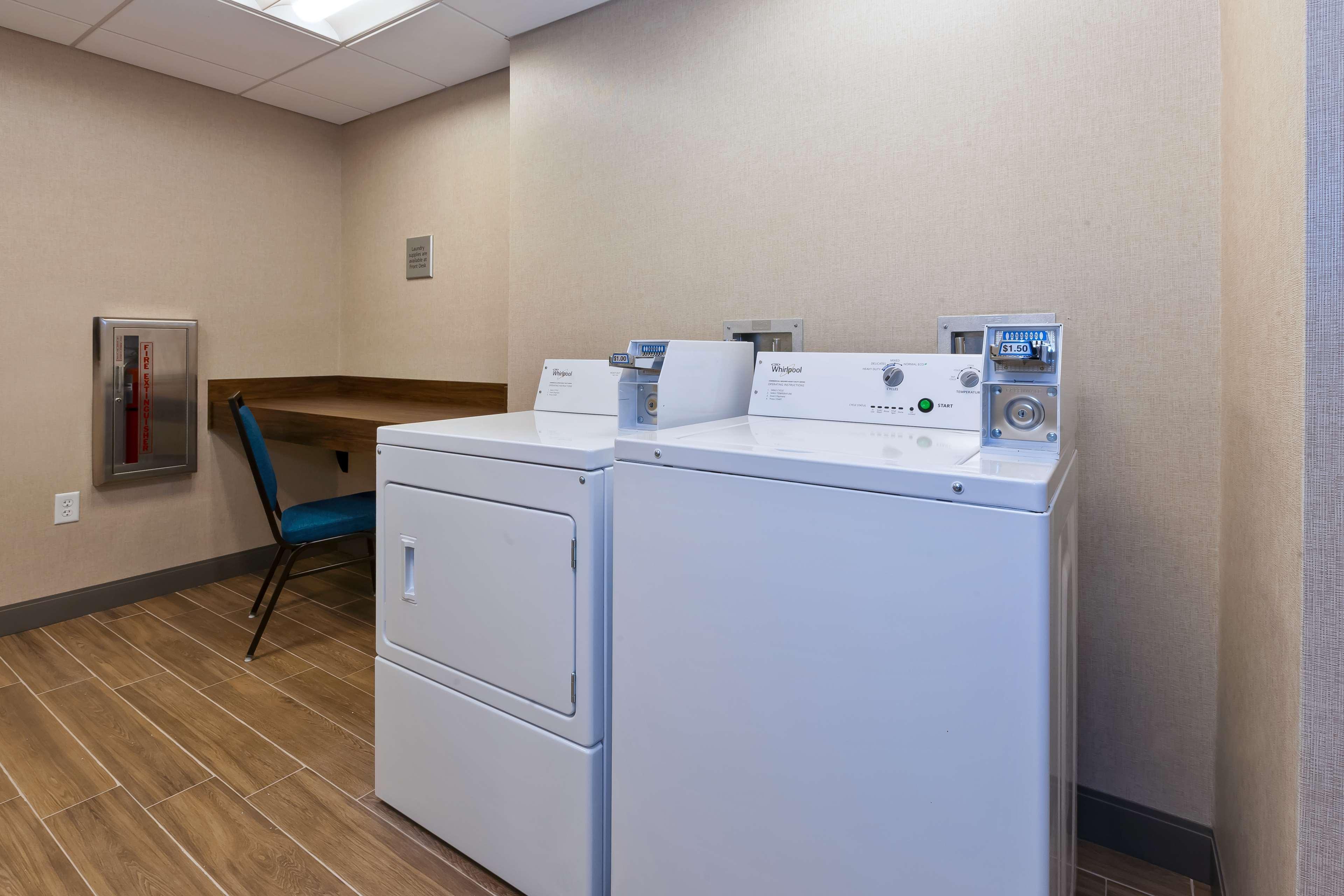 Hampton Inn Cape Cod Canal Bourne Buitenkant foto